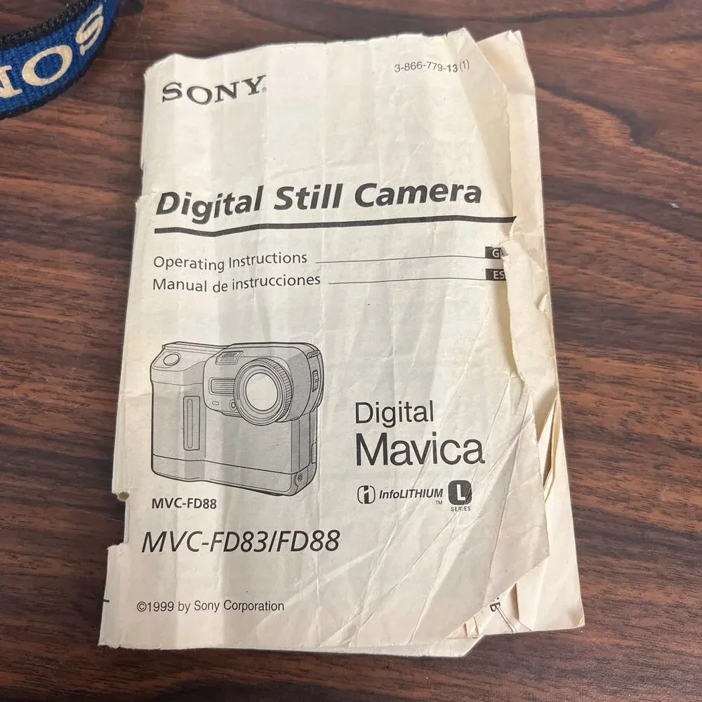 Sony Mavica MVC-FD83 Digital Camera Silver With Case For Parts / Repair